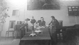 Директор ИЭИ А.В. Разумов в кабинете. 1943 г.